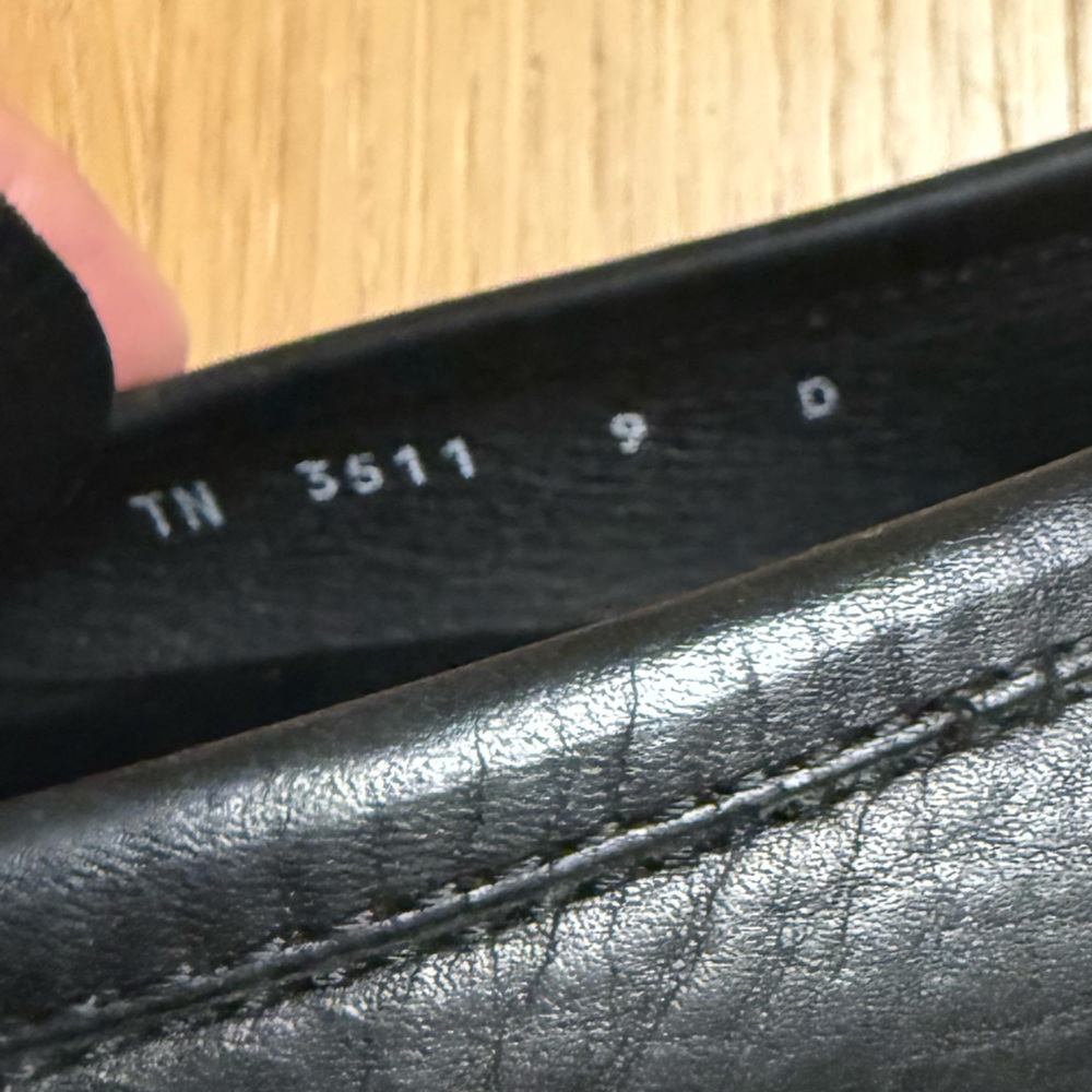 SALVATORE FERRAGAMO Black Leather Driving Mocs Size 9 D - Picture 4 of 16